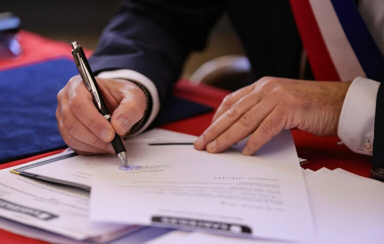 Mergers and Acquisitions for Distributors: A Guide