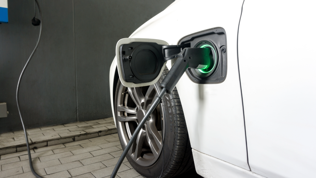 IRS Issues New Guidance on Electric Vehicle Tax Credits
